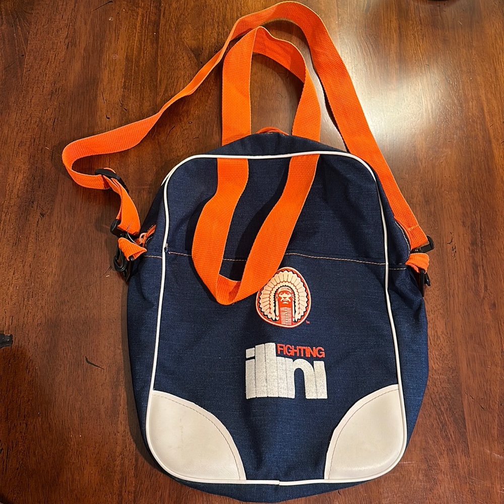 Vintage Fighting Illiniwek bag. 15x11